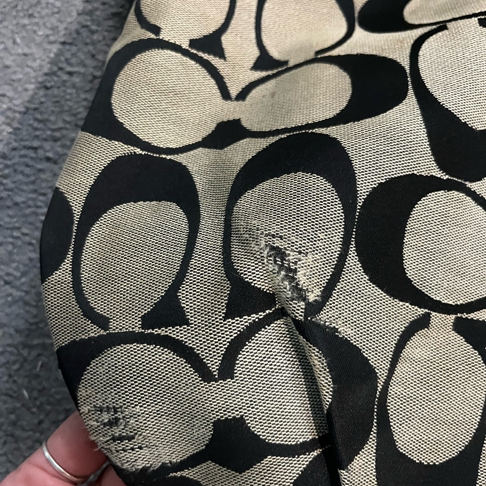 Coach Black and Cream Designer Shoulder Bag - Picture 6 of 6